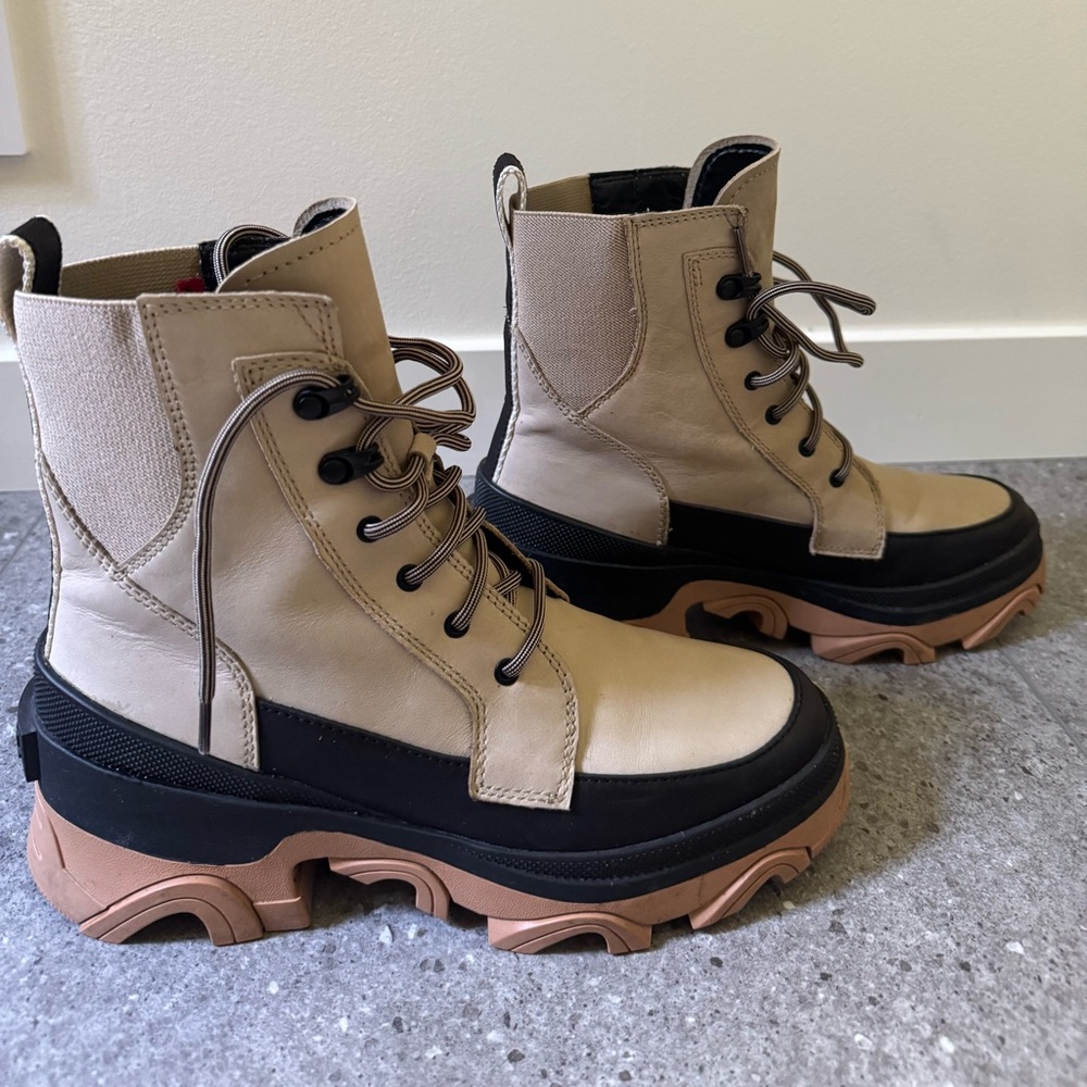 Sorel Brex Lace Up Black and Tan Waterproof Boots